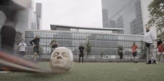 Aktivis AS Kritik Agresi Israel dengan Sepak Kepala Netanyahu