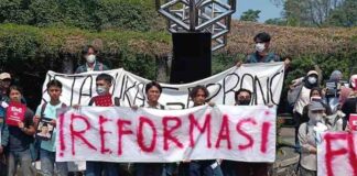 Mahasiswa ITB dan Puluhan Kampus di Jabar Turun ke Jalan