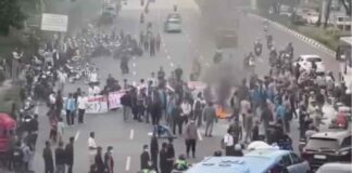 Mahasiswa UKI Gelar Aksi Demonstrasi di Cawang
